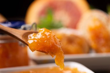 Tasty Home Turuncu reçeli yakın çekim