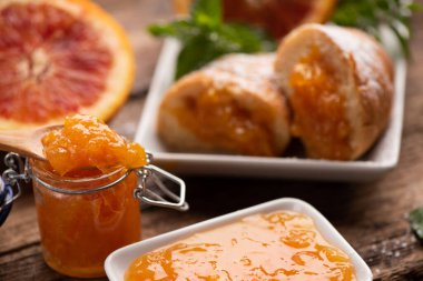 Tasty Home Turuncu reçeli yakın çekim