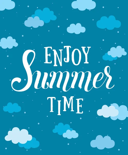 Disfruta de la tarjeta vectorial Summer Time con nubes y estrellas en el cielo — Archivo Imágenes Vectoriales