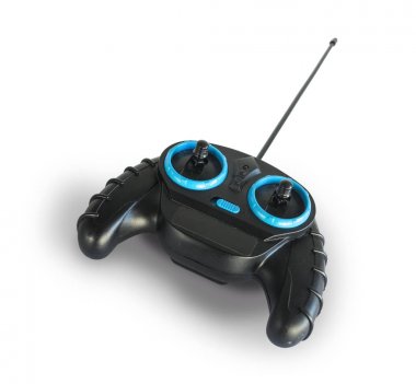 Siyah oyuncak uzaktan kumanda beyaz arka plan üzerinde izole