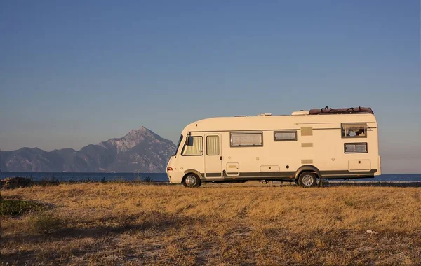 Camper Camper Sulla Spiaggia — Foto Stock