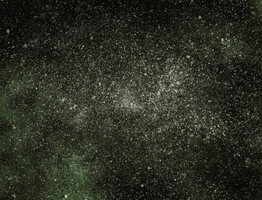 Arkaplanda yıldızlar olan gece göğü