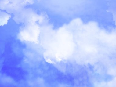 Arka planda bulutlar olan mavi gökyüzü