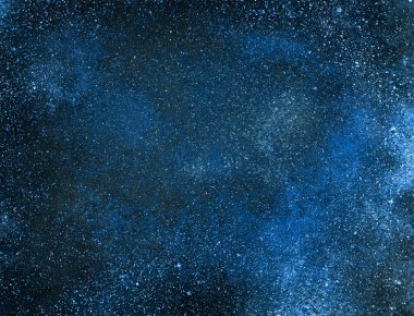 Arkaplanda yıldızlar olan gece göğü
