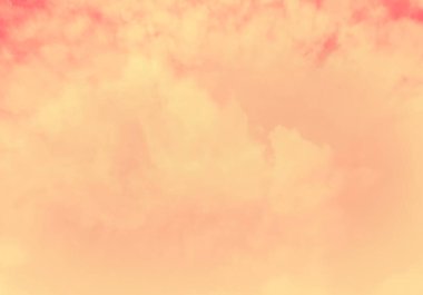 Arka planda bulutlar olan mavi gökyüzü