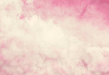 Arka planda bulutlar olan mavi gökyüzü