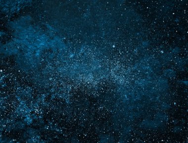 Arkaplanda yıldızlar olan gece göğü