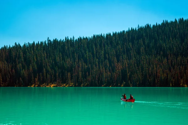 Мальовничий вид на Озеро Луїза в Banff Національний парк — стокове фото