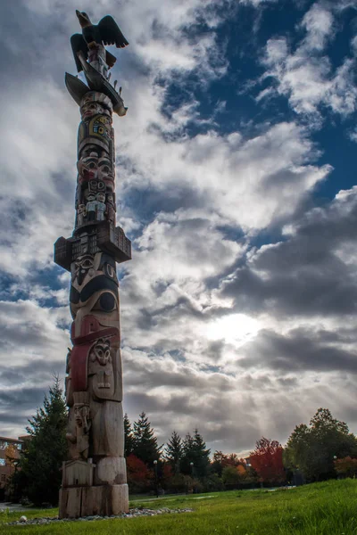 İlk Milletler Totem