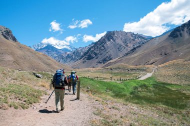 Vadiyi Aconcagua 'ya kadar yürüyorum.