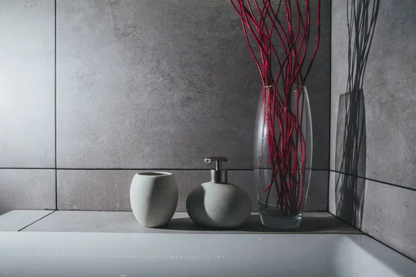 sıvı sabun seramik şişe. banyo;