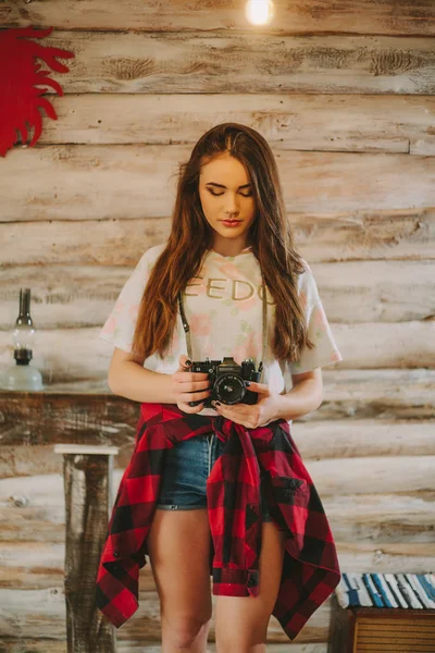 Bir genç hipsters kız portresi .