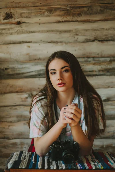 Bir genç hipsters kız portresi .