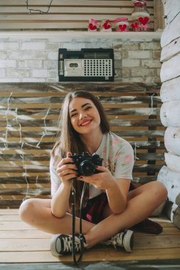 Bir genç hipsters kız portresi .