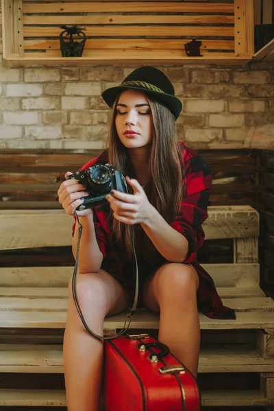 Bir genç hipsters kız portresi .