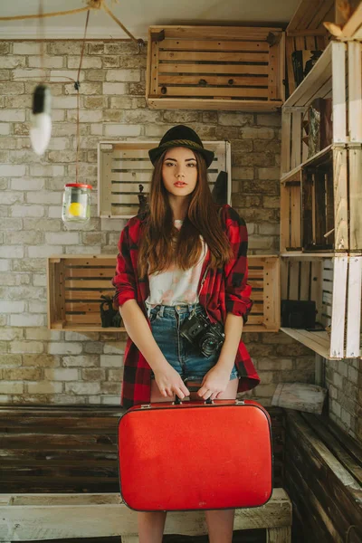 Bir genç hipsters kız portresi .