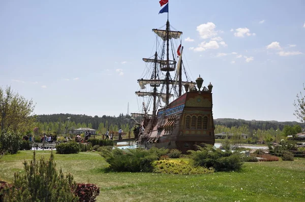  Korsan gemisi bozkır ortasında