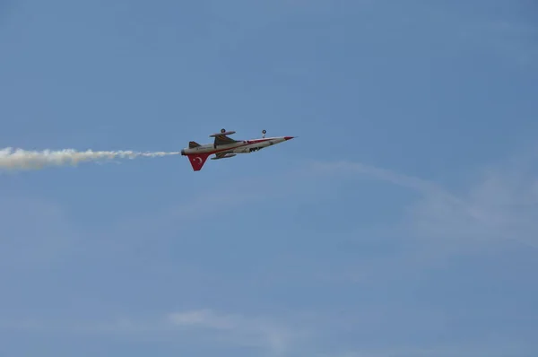 Türk Yıldızları akrobasi ekibi