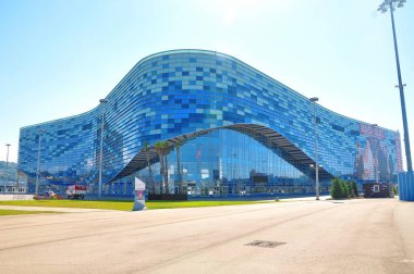 Rusya - 11 Temmuz 2017 Sochi Olimpiyat Parkı. Buzdan bir saray buzdağı