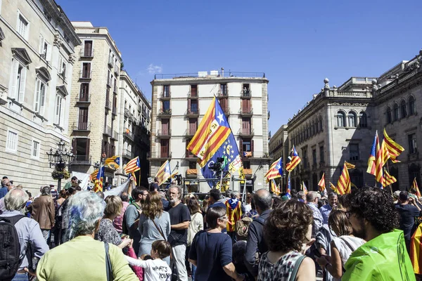 Özgürlük ve bağımsızlık İspanya Catalonia Barcelona Kürsü konuşmaları için protesto mitingler