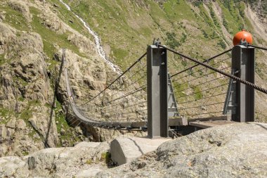 Gadmen yakın asma köprü