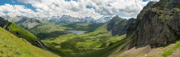 Schweizer Alpen bei melchsee frutt — Stockfoto