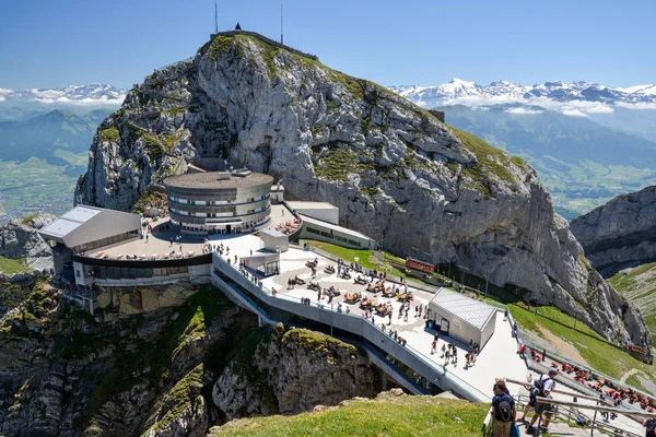 Mount Pilatus Luzern yakınındaki en üstündeki güneşli gün