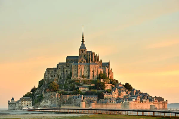 Le Mont Saint-Michel na Normandia Fotografia De Stock