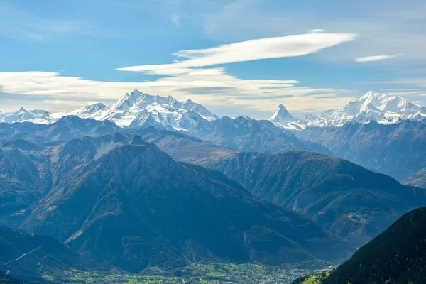 Uitzicht op de Matterhorn en Monte Rosa massief, Zwitserland — Stockfoto