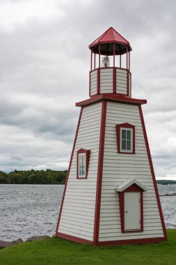 Ontario Gölü Gananoque Kanada'da yakınındaki eski ahşap deniz feneri