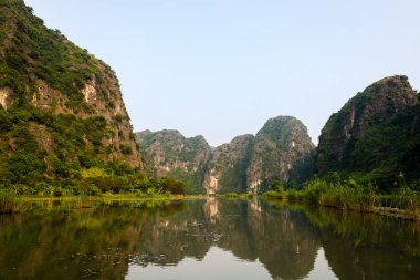 Ninh Binh yakınlarındaki nehir, Vietnam