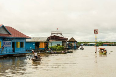 Kayan Köyü sakinlerinin Siem Reap Tonle Sap Gölü yakınındaki