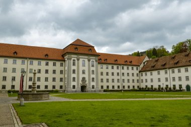 İsviçre 'nin St. Gallen şehrindeki Saint Gall Manastırı