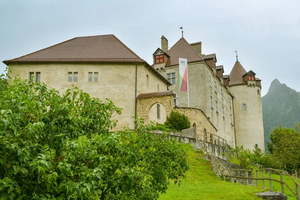 Chateau de Gruyeres, a maior atração da cidade Gruyeres em ca — Fotografia de Stock
