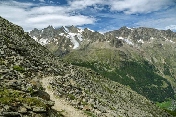 Increíble Caminata Desde Kreuzboden Saas Almagell Con Vistas Los Alpes —  Fotos de Stock