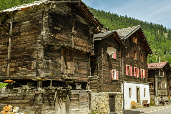 Obergoms Schweiz August 2019 Alte Historische Holzhäuser Kleinen Dorf Obergoms — Stockfoto
