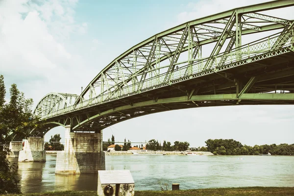 Ponte Maria Valeria de Esztergom, Hungria para Sturovo, Eslovaco — Fotografia de Stock