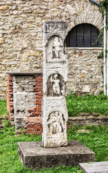 Artistic statue in castle, Tata, Hungary — Stock Photo, Image