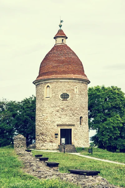 Romaanse rotonde in Skalica, Slowakije, retro Fotofilter — Stockfoto