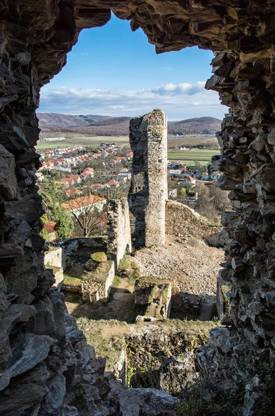 Uitzicht vanaf de ruïnes van Divin kasteel, Slowakije — Stockfoto