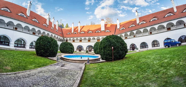 Courtyard of Topolcianky castle, Slovakia, panoramic photo — Stock Photo, Image