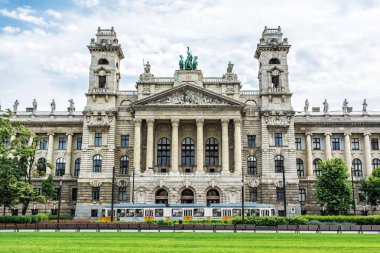 Etnografik müze Binası ve eski tramvay, Budapeşte, Macaristan