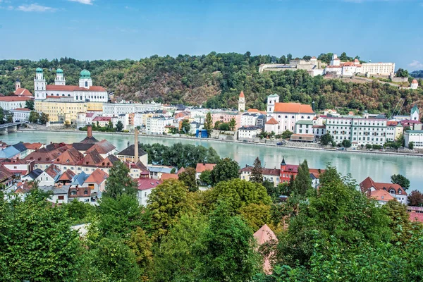 Passau city med Stefansdomen, Niederbayern, Germa — Stockfoto