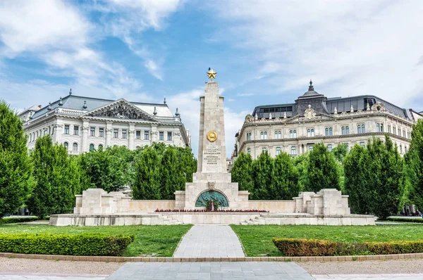 Σοβιετικό πολεμικό μνημείο στη Βουδαπέστη της Ουγγαρίας — Φωτογραφία Αρχείου