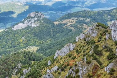 Büyük Rozsutec tepesinden küçük Rozsutec, Küçük Fatra, Slovakya