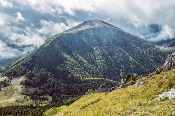 Stoh topp från Big Rozsutec, Little Fatra, Slovakien — Stockfoto