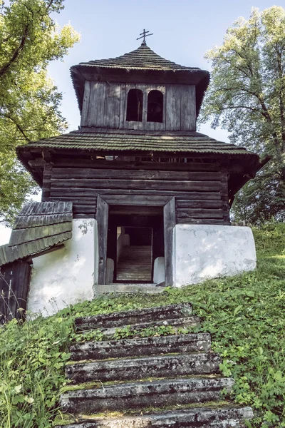 Fából készült artikuláris templom Lestin, Szlovákia — Stock Fotó