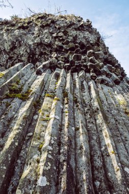 Taş şelale, Somoska, Siatorska Bukovina, Slovakya Cumhuriyeti. Seyahat güzergahı. Turist eğlencesi.