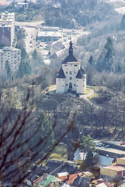 スロバキア共和国のバンスカ スティアヴニツァの新城 目的地へ 文化遺産 — ストック写真