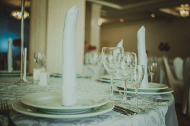 Etkileyici ve güzel düğün tuzak kurdu. Seçici odak. Tonlu görüntü. Töreni